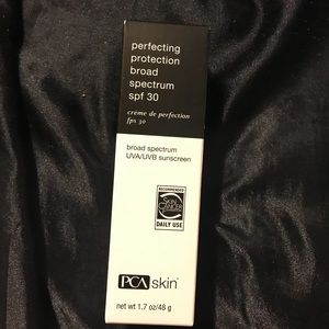 PCA Perfecting Protection Broad Spectrum SPF 30